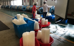 夏季高温天工业降温冰块订购批首选上海宝山制冰厂